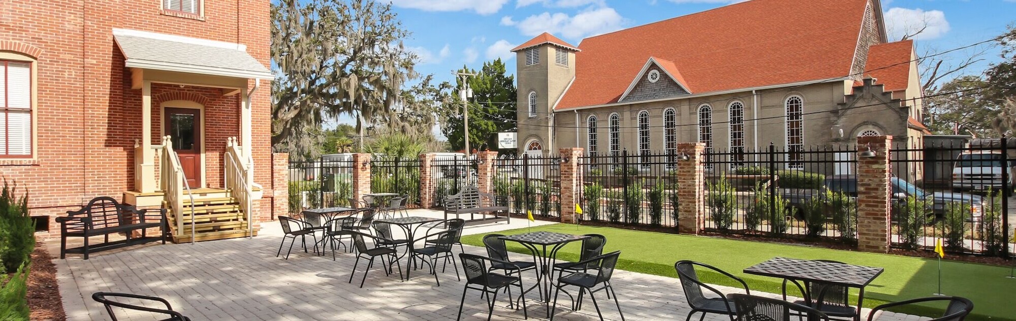 Amelia Schoolhouse outdoor patio