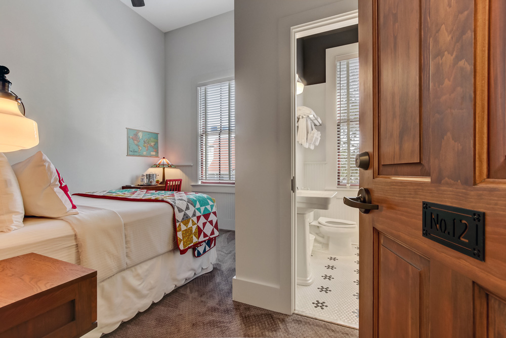 Cozy-Classic-Queen-Room-With-Bathroom